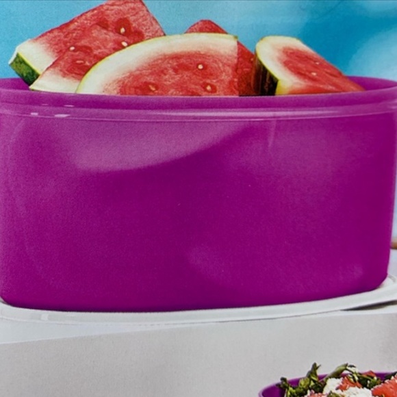 TUPPERWARE Giant Purple Canister - Picture 5 of 7